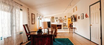 Farm House stay & Greenhouse experience in 84 acres Land at Cornelius/Hillsboro