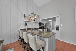 Private kitchen - Lakefront Blue Paradise (Montgomery)