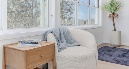 Relax on Marine Parade 2 BDR Apartment
