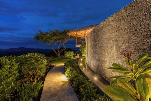 Stunning Brand New Villa with Ocean & Mountain Views, Just a Minute's Drive to Tamarindo Beach