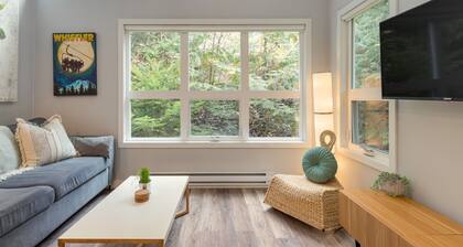 1BR | Gondola Village | Near Gondola | Free Parking | Updated Unit | Incredible Location