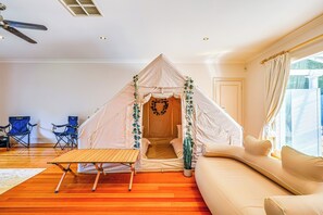 Deluxe Villa, Garden View | Room amenity - StayAU Expansive 7BR Villa Warrandyte (Warrandyte)