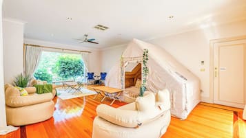 Deluxe Villa, Garden View | Room amenity