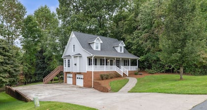 Game room, great for families, centrally located in Piedmont Triad