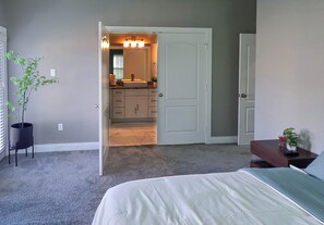 3 soverom, strykejern/-brett, wi-fi og sengetøy