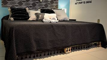 1 habitación, cortinas blackout, insonorización y wifi gratis