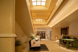 Sala de estar en el lobby