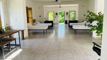 2 bedrooms, laptop workspace, free WiFi