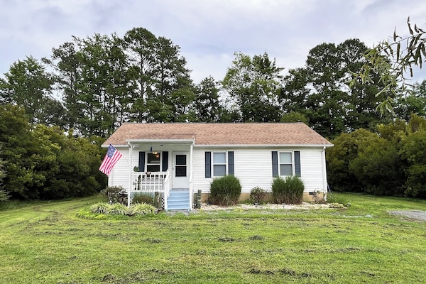 A great centrally-located home for less-than-a-mile walks to town for some food!
