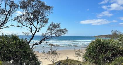Dog friendly apartment close to beaches. Own private yard, garden and 2 decks.