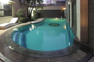 Kolam renang outdoor