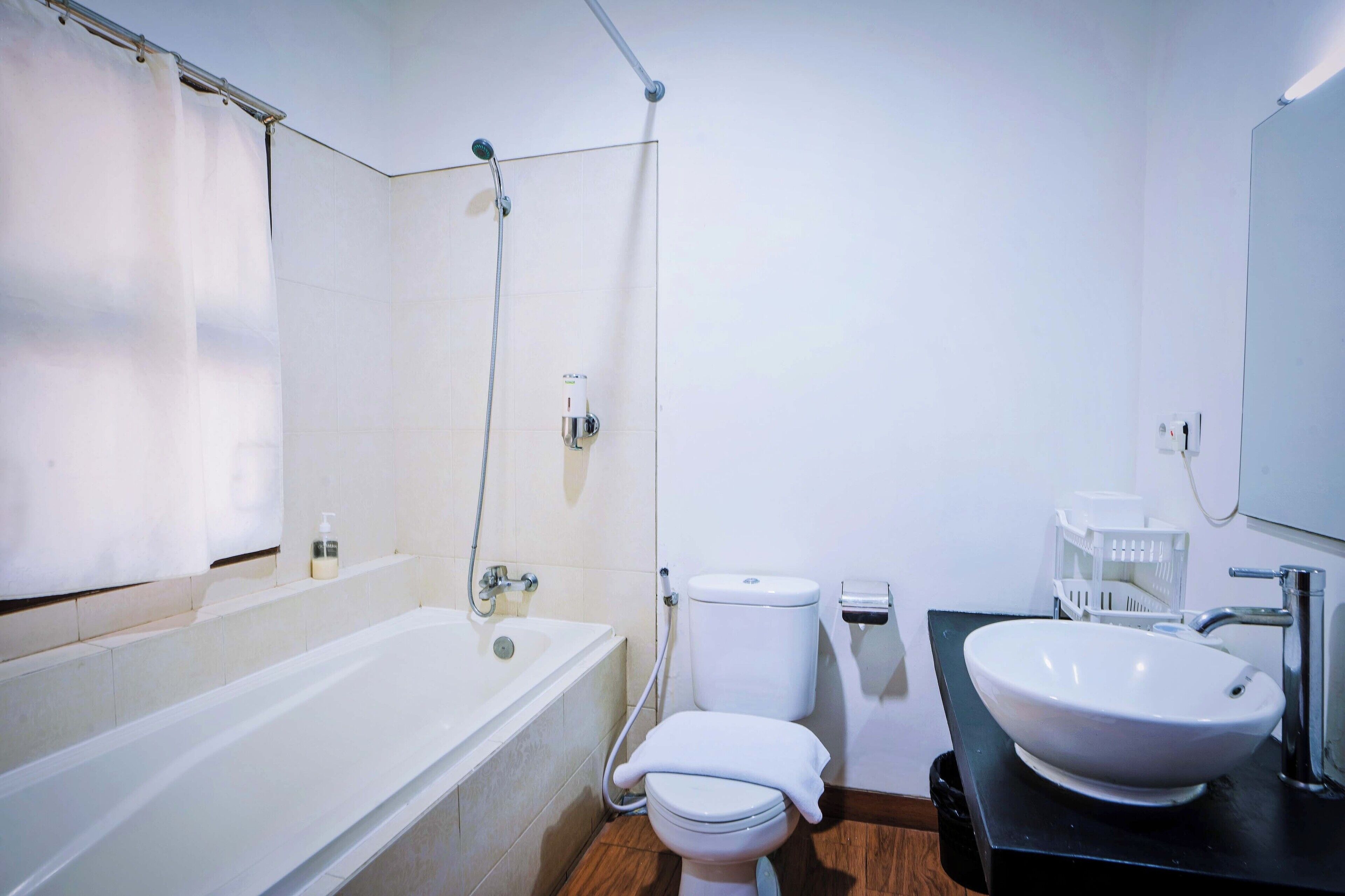 拖鞋、毛巾、肥皂、洗发水