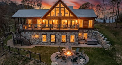 6BR Luxe Lodge • Hot Tub, Pool Table, Mountain Views