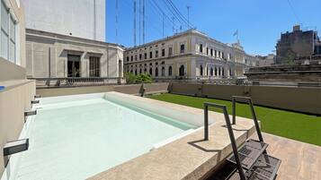 Seasonal outdoor pool