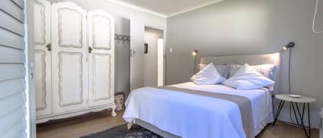 4 chambres, bureau, fer et planche Ă repasser, accĂšs au Wi-Fi (inclus)