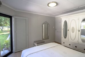 4 habitaciones, escritorio, tabla de planchar con plancha y wifi gratis 
