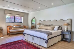 4 habitaciones, escritorio, tabla de planchar con plancha y wifi gratis 