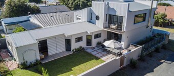 Reservoir House | Elegant design | Easy living!