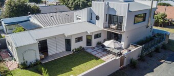 Reservoir House | Elegant design | Easy living!