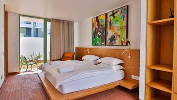 5 bedrooms, desk, iron/ironing board, free WiFi