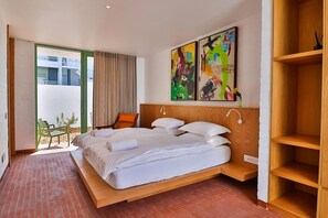 5 bedrooms, desk, iron/ironing board, free WiFi