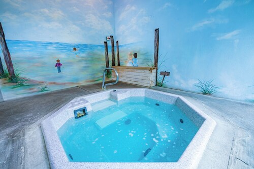 The Beach Retreat-Stylish 2-bedroom view condo in Birch Bay 