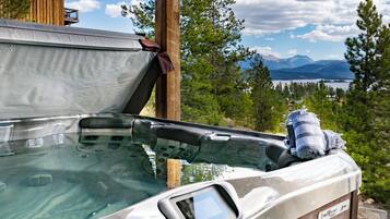 Baignoire à remous extérieure