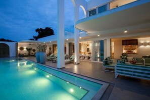 Uklassifisert bilde, 3 av 98, knapp