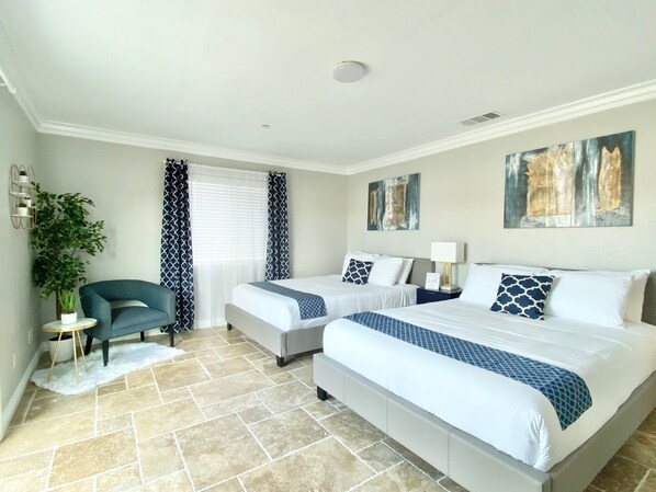 4 bedrooms, iron/ironing board, WiFi, bed sheets