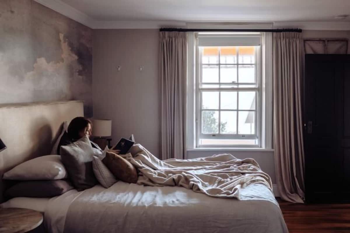 1 bedroom, blackout curtains, soundproofing, iron/ironing board