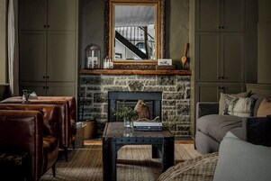 奢华公寓, 2 间卧室, 海景, 庭院 | 起居区 | 电视