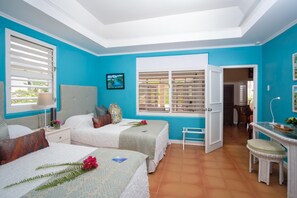 3 bedrooms, iron/ironing board, WiFi, bed sheets