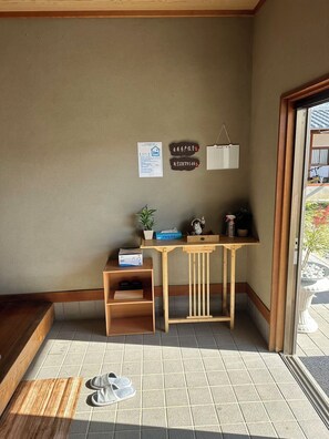 Interior entrance - sun teien (Himeji)