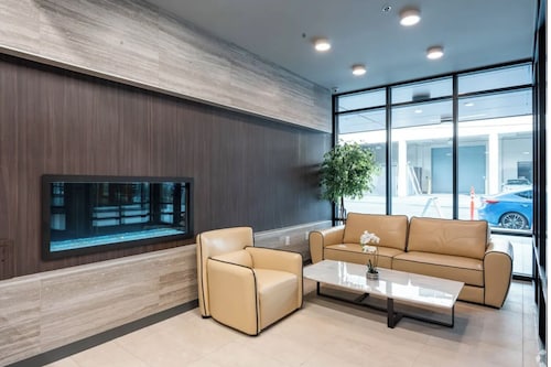 Modern Studio Steps to UW 飯店