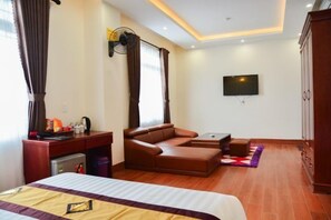 高級四人房, 花園景觀 | 熨斗/熨衣板、免費無線上網