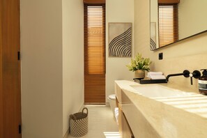 Bathroom - Fenta Villa Canggu by Nakula (Canggu)