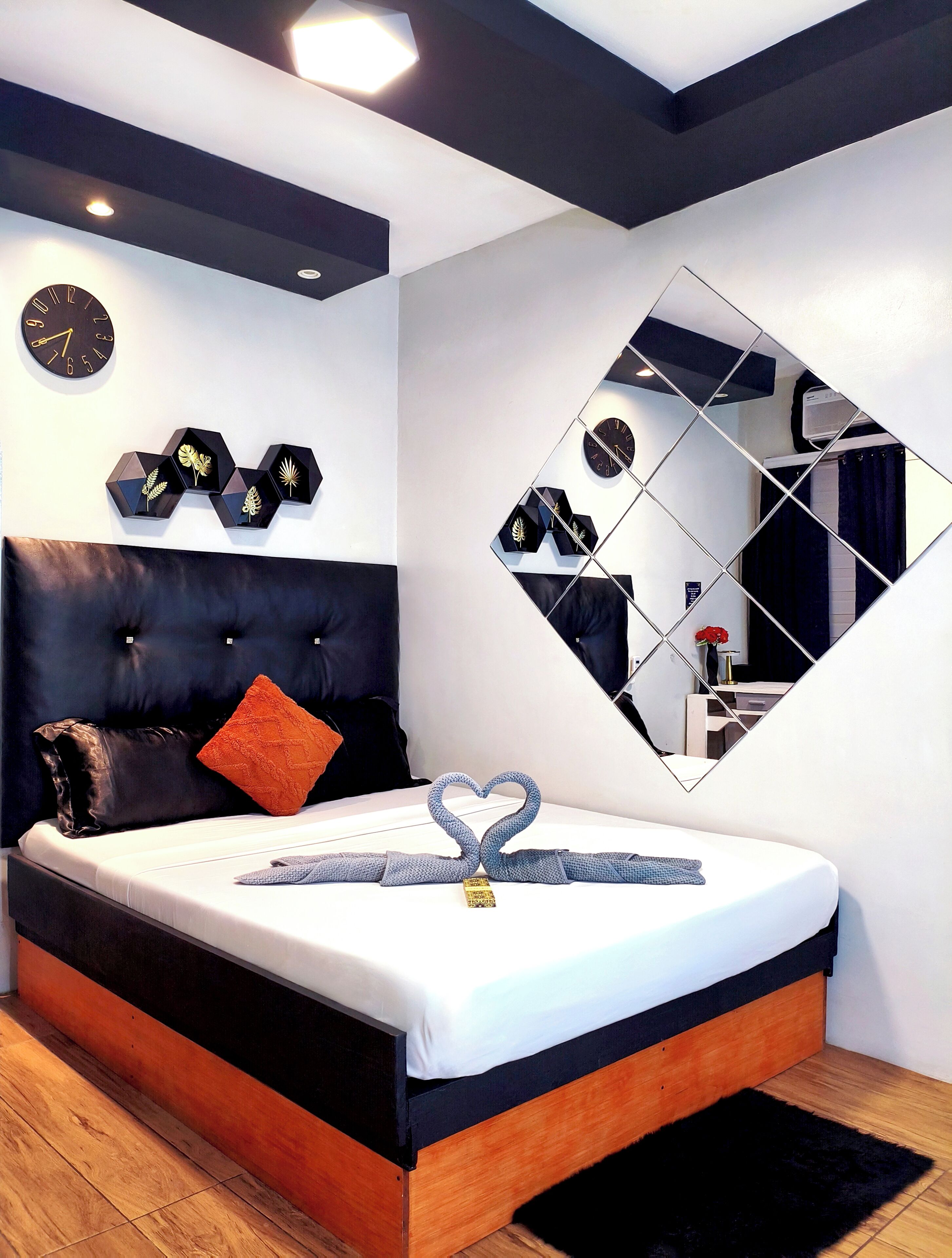 3 bedrooms, desk, free WiFi, bed sheets