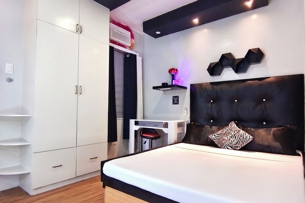 Luxurious Master's Bedroom