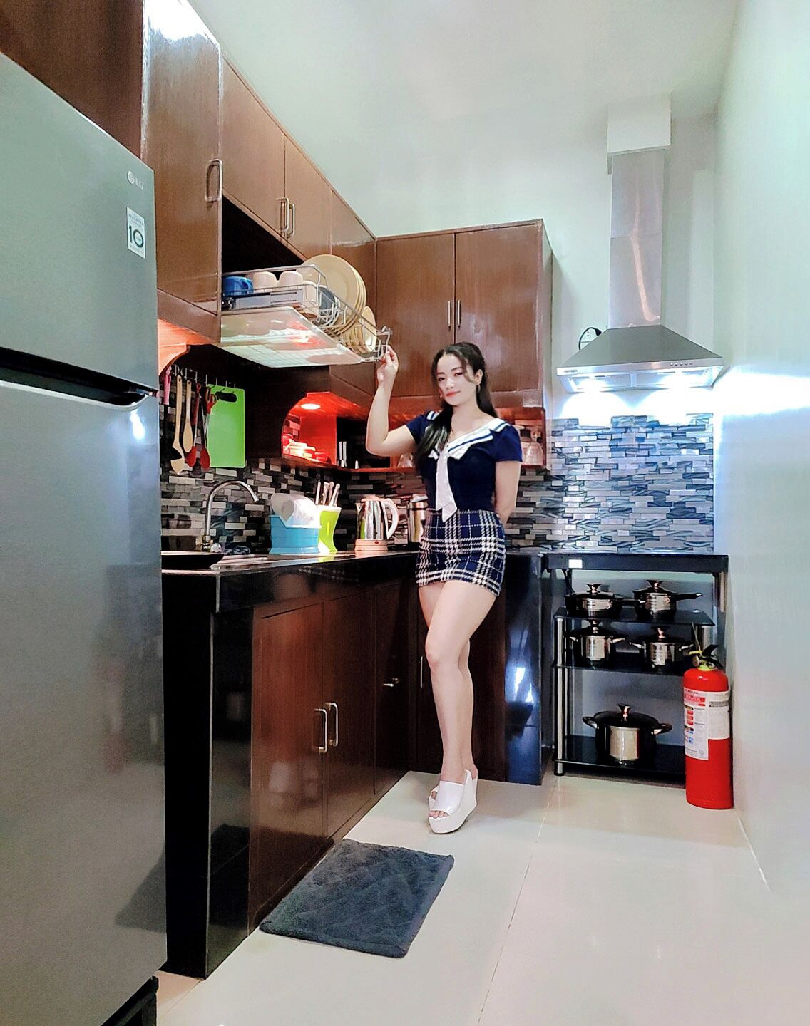 Fridge, microwave, stovetop, electric kettle