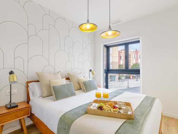 2 多间卧室、熨斗/熨衣板、上网接入、床单