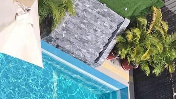 Imej tidak diklasifikasikan, 1 daripada 33, butang