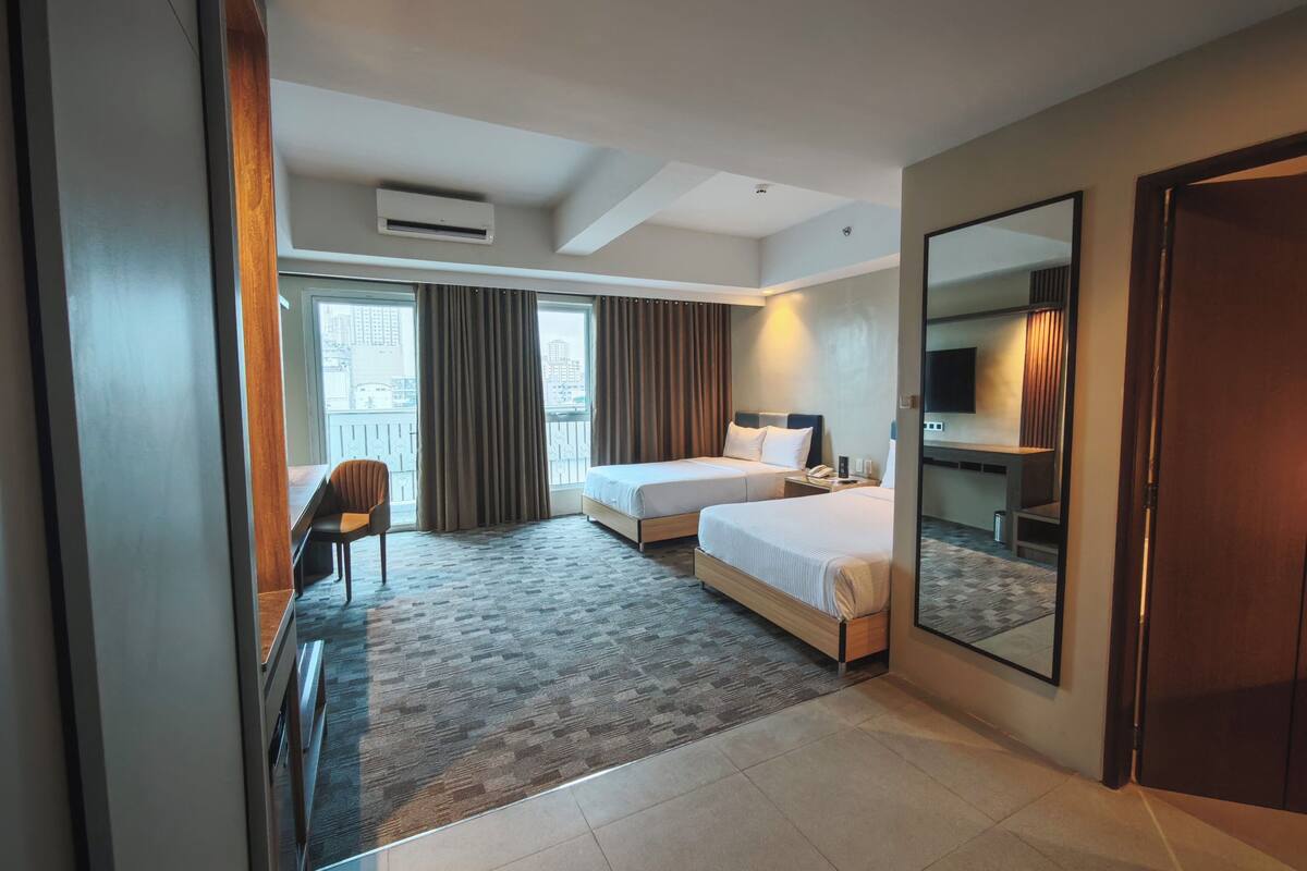 Junior Twin Room, 2 Double Beds | 1 bedroom, minibar, in-room safe, desk