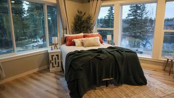 6 Schlafzimmer, Schreibtisch, Bügeleisen/Bügelbrett, Reisekinderbett