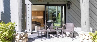 Ground Floor Condo in Warm Springs with Amazing Hot Pool