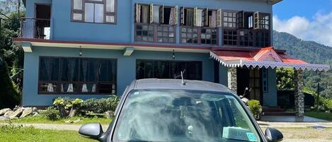 숙박 시설 정면