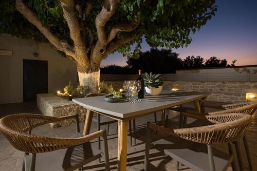 Charming 3-bedroom house with AC and WiFi in delightful Platanos