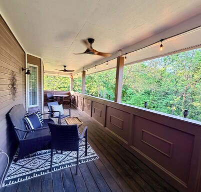 Charming and Private 3-bedroom house by Saylorville Lake, North of Johnston