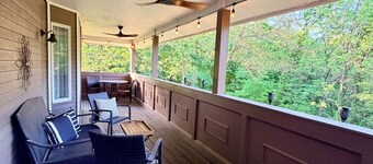 Charming and Private 3-bedroom house by Saylorville Lake, North of Johnston