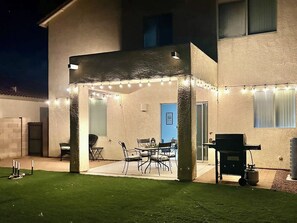 تناول الطعام بالخارج