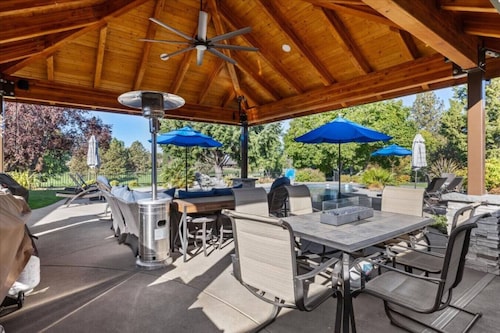 Entertainment Home on Golf Course - Hot Tub /Pool